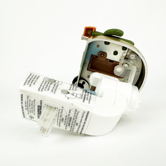 Bath Body Works CAMPER Trailer RV Cactus Succulent Wallflower Plug Nightlight - Picture 6 of 7